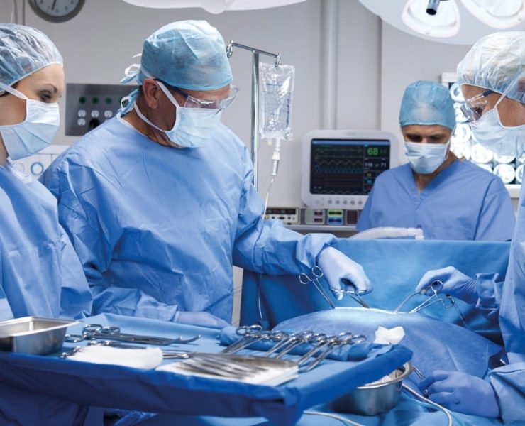 Cirujano chino opera a distancia