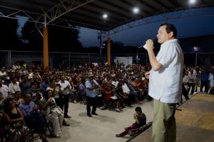 El Gobernador electo de Yucatán, Huacho Díaz Mena, hizo el llamado para, formar estudiantes en concordancia, dentro del mundo laboral. 