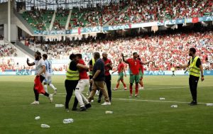 En el partido entre Argentina y Marruecos  en los Juegos Olímpicos 2024, los aficionados marroquís, invadieron la cancha. 