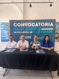 El día de hoy, se presentó la convocatoria de Becas Agentes del Cambio, a cargo del Proyecto Canto, el cual beneficiará a los profesionistas de Mérida. 