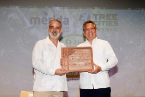 Ruz Castro agradeció a la Arbor Day Foundation, FAO-UN y a Reforestemos México por reconocer por quinta ocasión consecutiva a la ciudad de Mérida.