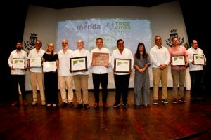 Gracias al trabajo del Ayuntamiento encabezado por Alejandro Ruz Castro, Mérida obtuvo el distintivo, como la ciudad comprometida con el cuidado del medio ambiente. 