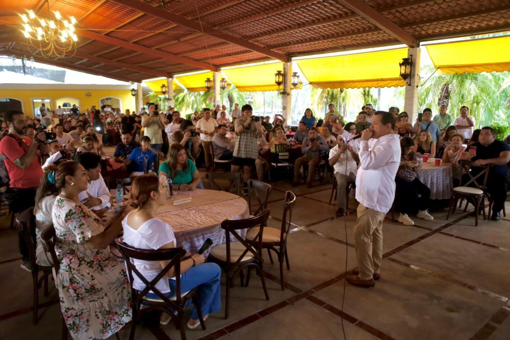 El Gobernador Electo de Yucatán, “Huacho” Díaz Mena, de gira por Tekal de Vengas y Teya