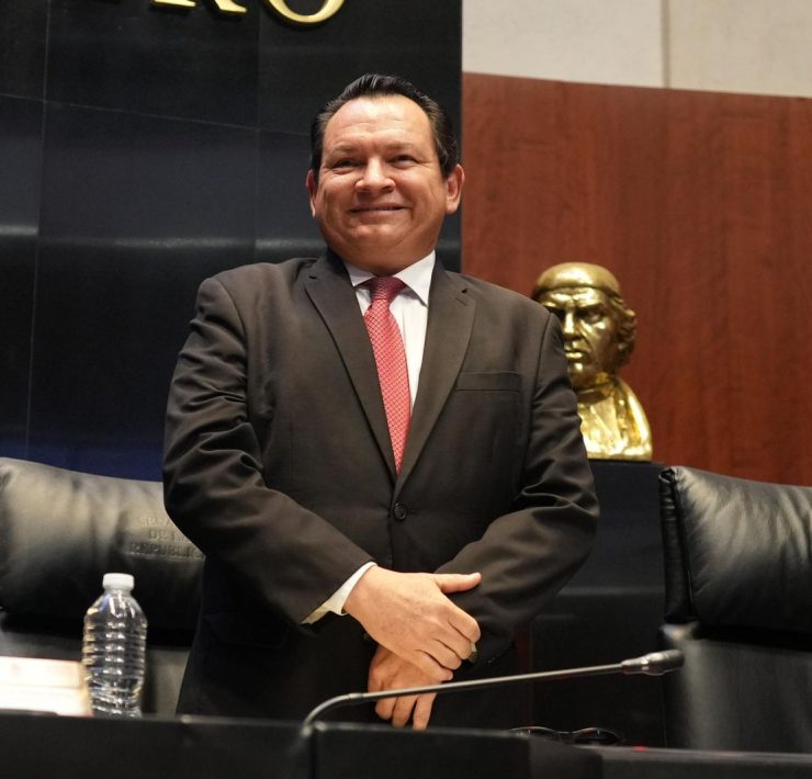 Díaz Mena afirmó, que trabajará de la mano con las instituciones de enseñanza media superior y superior, porque se debe revisar la pertinencia de las carreras existentes y dar impulso a la nueva demanda laboral.