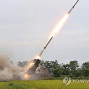 Corea del Norte prueba un lanzacohetes