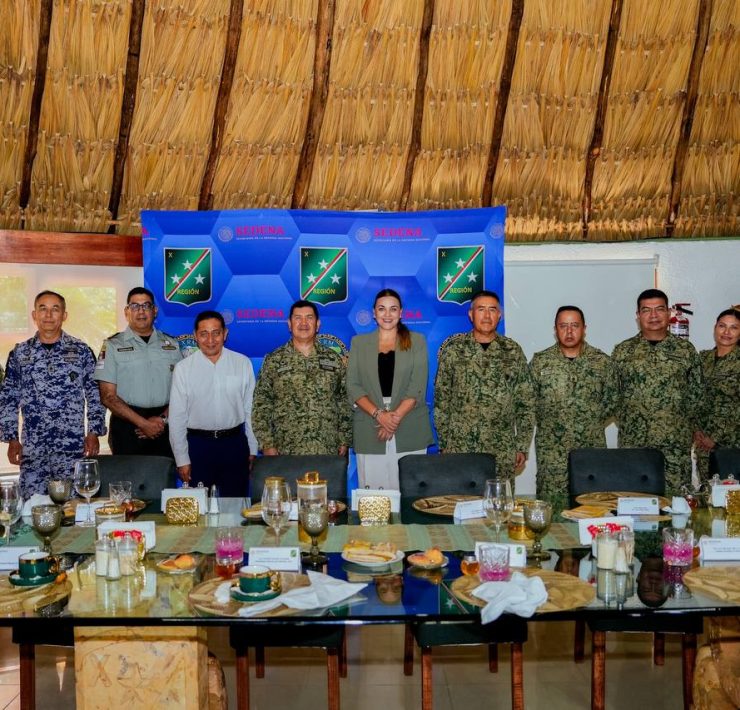 Cecilia Patrón reconoció la noble labor que los militares realizan en caso de desastres naturales y se comprometió, en equipo, a contribuir de manera activa en la atención de las necesidades que se presentan por ser una zona propensa a los efectos de tormentas y huracanes.
