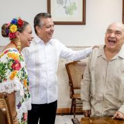 Ruz Castro recalcó que las más de 50 obras que ha dirigido Tomás Ceballos Campos , forman parte de esa experiencia que compartió como director de escena del maestro Héctor Herrera, permitiendo seguir impulsando nuevos talentos del teatro regional.