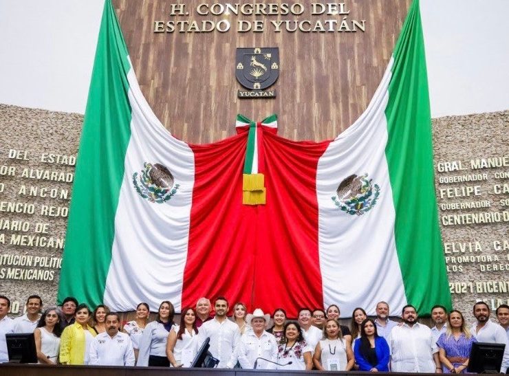 Diputados de la LXIV Legislatura de Yucatán reciben Credenciales