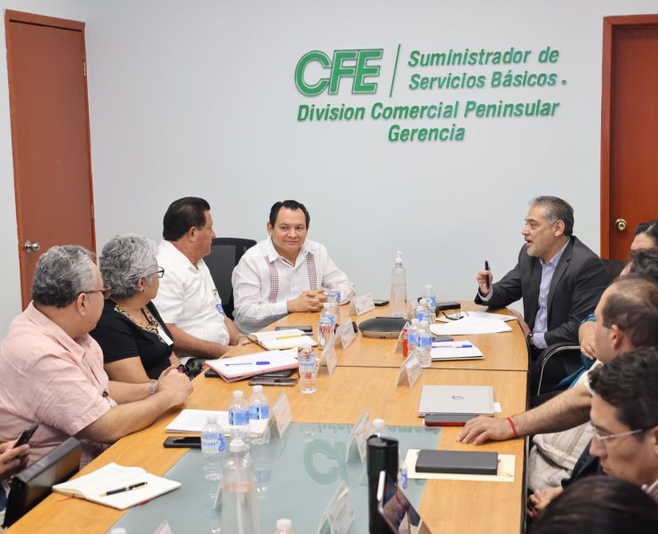 Díaz Mena recalcó que la operación de dicha mesa de atención, asesoría y seguimiento representará un importante ahorro para buena parte del sector primario de la Entidad, toda vez que contratar la asesoría de un despacho para realizar estos trámites, significa muchas veces un verdadero sacrificio para el gasto familiar de campesinos y productores del campo en general.