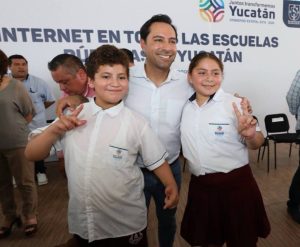 El Vicepresidente en el Senado de la República, Mauricio Vila Dosal agradece el trabajo en equipo, para lograr una transformación histórica en Yucatán.