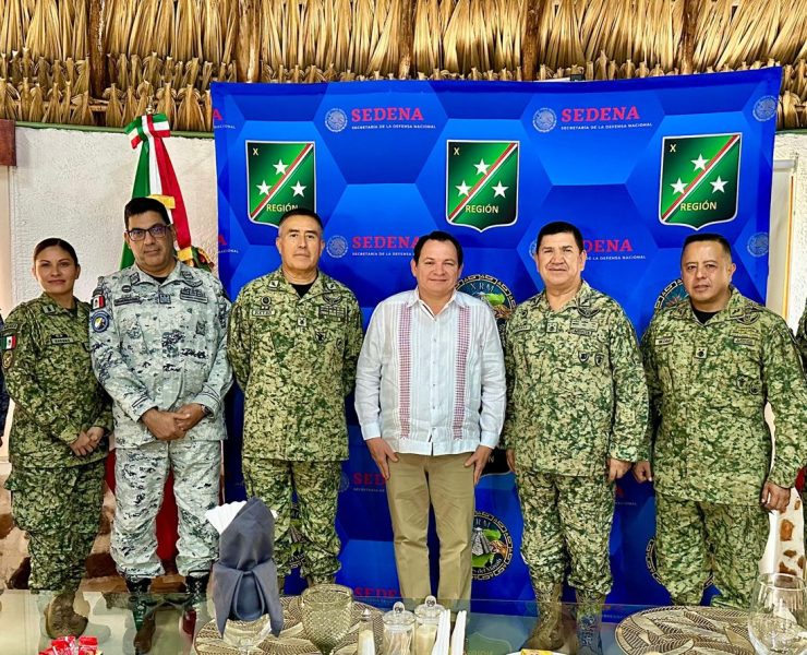 Díaz Mena agradeció y reconoció el trabajo que han realizado hasta ahora las fuerzas armadas, y reiteró su compromiso con los yucatecos, no solo para preservar, sino para mejorar la seguridad en Yucatán.