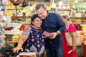 El Alcalde Alejandro Ruz Castro supervisó los avances en la instalación de la nueva rampa eléctrica en el mercado Lucas de Gálvez que mejorará el acceso a personas con discapacidad y adultos mayores.