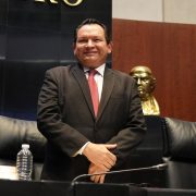 Díaz Mena aseguró que dicha designación, se ha hecho en tiempo y forma, por medio del oficio correspondiente, recibido en las oficinas del Despacho del Gobernador, como consta en el sello plasmado en el documento.