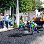 Ruz Castro explicó que las obras en proceso por iniciar y en concurso representan 41.32 km de construcción y repavimentación de calles, rehabilitación de calles, y construcción de carretera dentro y fuera del Periférico.