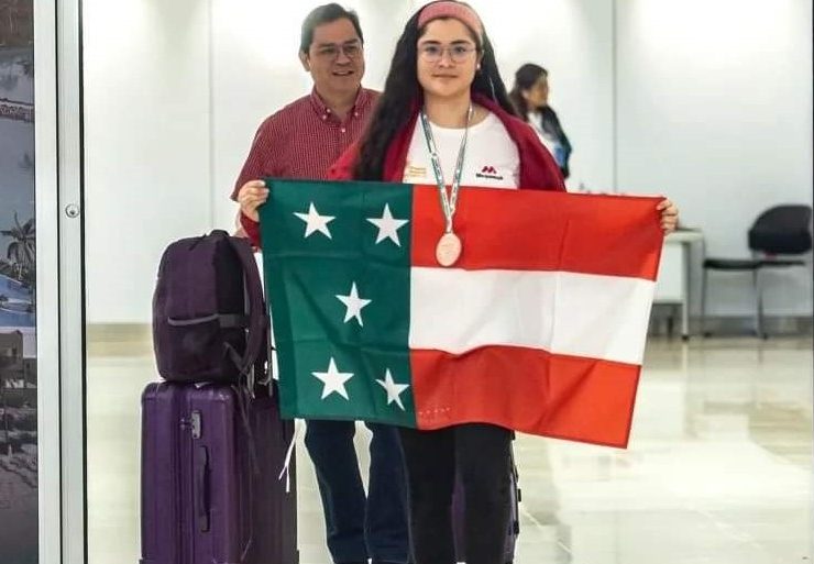 Regresó a Mérida Dana Medina G. luego de conquistar medalla de bronce en la Competencia Internacional de Matemáticas