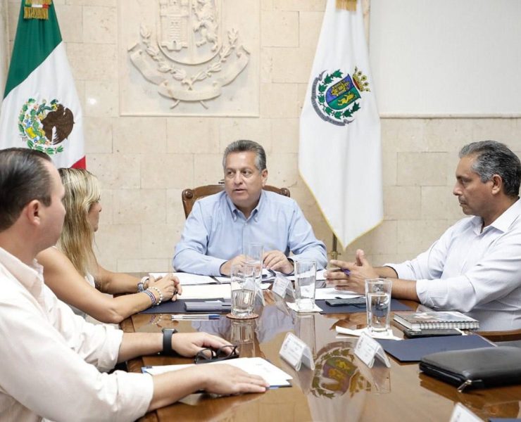 El Presidente Municipal Ruz Castro, reconoció que la participación de la sociedad en los procesos de la administración municipal permite que la rendición de cuentas en el servicio público sea con total transparencia y eficiencia.