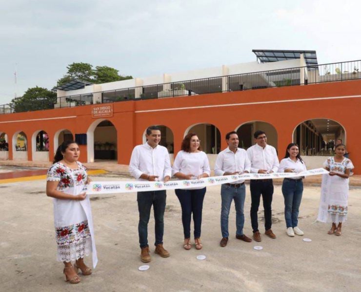 Para seguir impulsando la economía de Tekax, el Gobernador Mauricio Vila Dosal inauguró el Centro Estatal de Emprendedores Región Sur con el que ya suman 5 en todo el estado, que atienden a diferentes regiones.