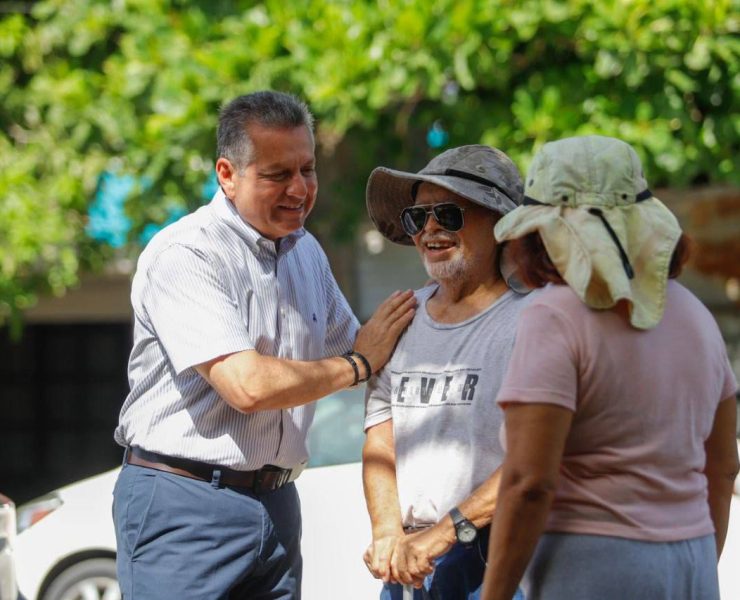 El Presidente Municipal Alejandro Ruz Castro supervisó la repavimentación de la calle 13 entre 24 y hasta la 32 de la colonia Chuburná de Hidalgo (fraccionamiento del Prado).