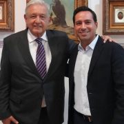Vila Dosal y el Presidente López Obrador revisan avances de proyectos para Yucatán