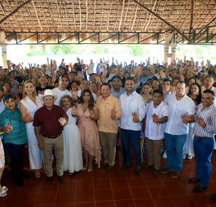 ‘Huacho’ Díaz Mena agradeció al equipo del Distrito III Federal de Yucatán