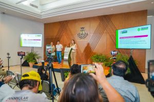 La Presidenta Municipal de Mérida, Cecilia Patrón apoyará a las mujeres, a través del Crédito `De Mujer a Mujer´´, que será beneficio para las emprendedoras. 