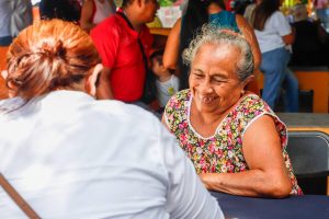 La Alcaldesa de Mérida, Cecilia Patrón llega a Dzununcán como parte del programa ``Alcaldesa en Tu Comisaría´´, el cual lo implementará durante sus tres años de administración, los días sábados. 