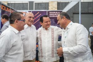 El Gobernador electo Díaz Mena invita a empresarios para invertir en Yucatán, para el crecimiento económico del Estado. 