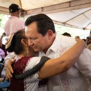 Durante las celebraciones patrias, Joaquín Díaz Mena hizo énfasis en que su gobierno se enfocará en no excluir a nadie, abordando la importancia de mantener el bienestar compartido, un concepto que se reflejará en sus programas y políticas públicas.