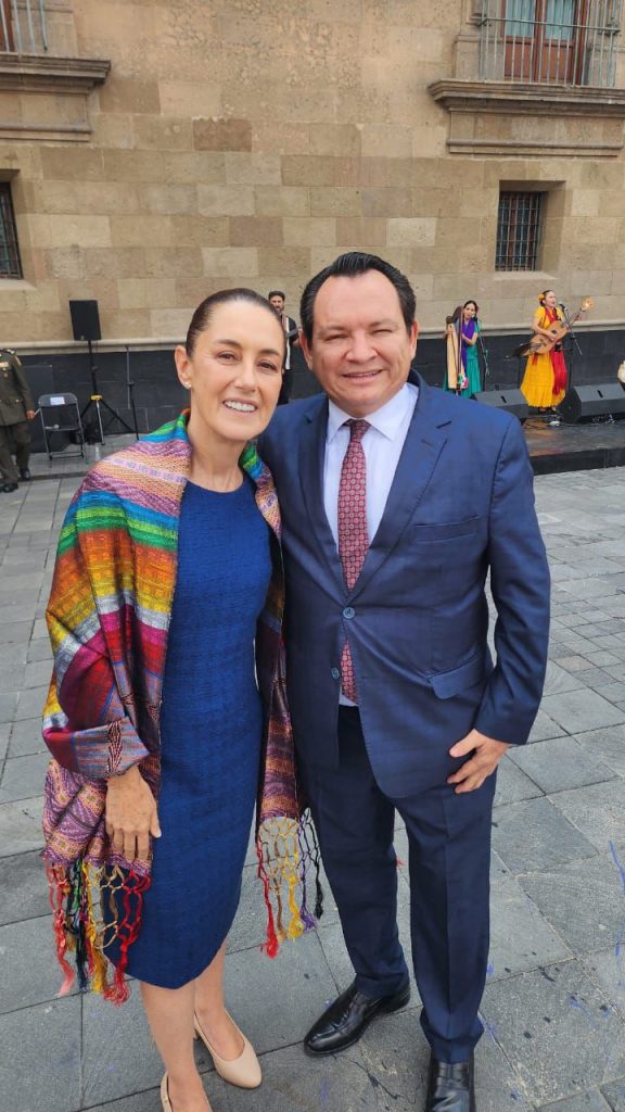 La presidenta electa Claudia Sheinbaum y el gobernador electo de Yucatán, Joaquín Díaz Mena.