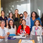 Cecilia Patrón ha puesto en marcha mesas de trabajo que permiten a las mujeres participar activamente en la elaboración del Plan Municipal de Desarrollo.