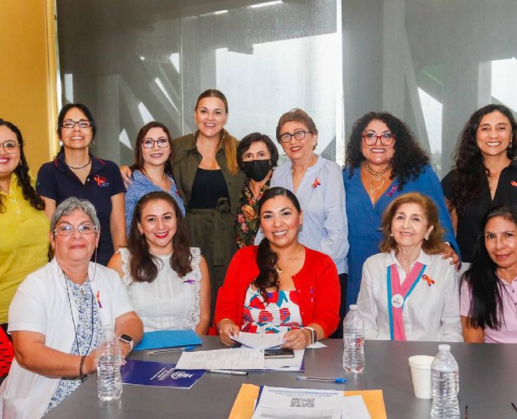 Cecilia Patrón ha puesto en marcha mesas de trabajo que permiten a las mujeres participar activamente en la elaboración del Plan Municipal de Desarrollo.