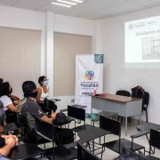 Los trabajadores del Gobierno del Estado tienen seguridad social robusta que les permite acceder a prestaciones como créditos, pensiones, apoyo en guarderías y mucho más.