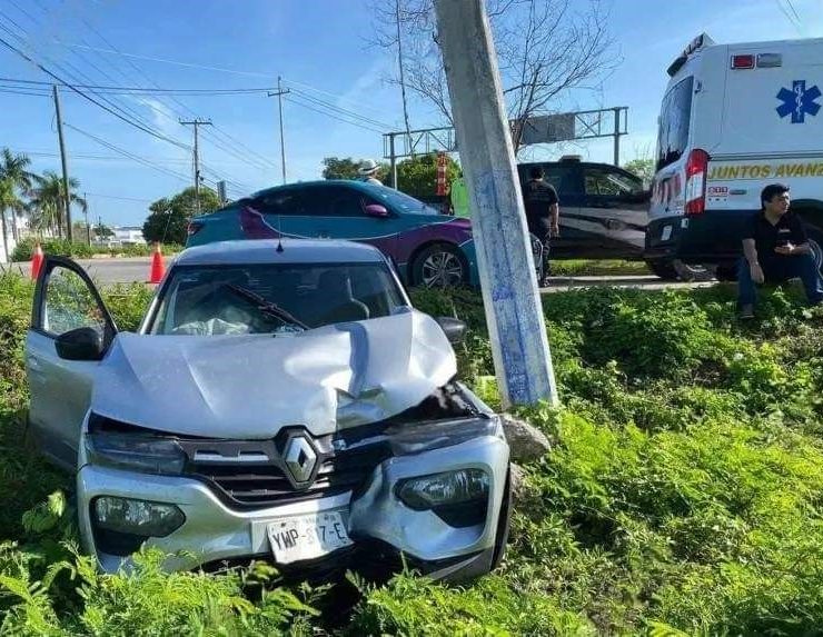 Tremendo choque una mujer embarazada resulta lesionada