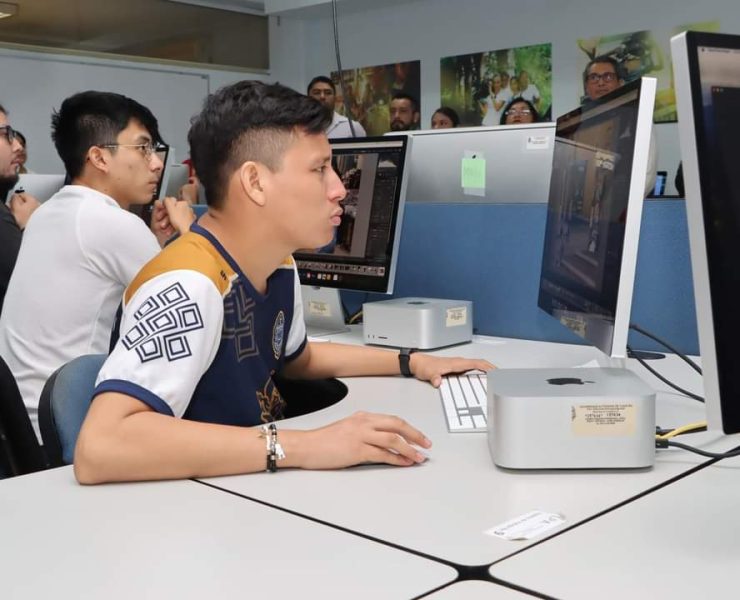 Huacho Díaz Mena reiteró la necesidad de impulsar nuevas carreras, acorde a la demanda laboral que traigan consigo los proyectos de inversión del Renacimiento Maya, con la modernización del Puerto en Progreso, las plantas industriales con gas natural, así como las oportunidades logísticas que brindará el Tren Maya.