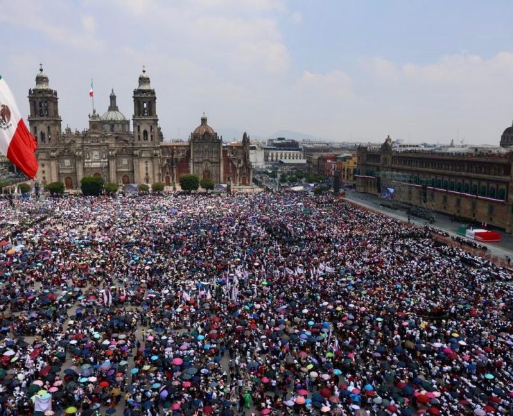 Asiste Joaquín Díaz Mena al sexto y último informe de gobierno de AMLO