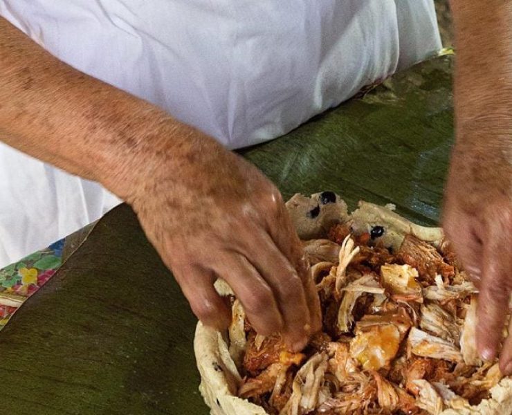 Descubre la Importancia Cultural del Mucbipollo en Hanal Pixán ¡Te Sorprenderá!