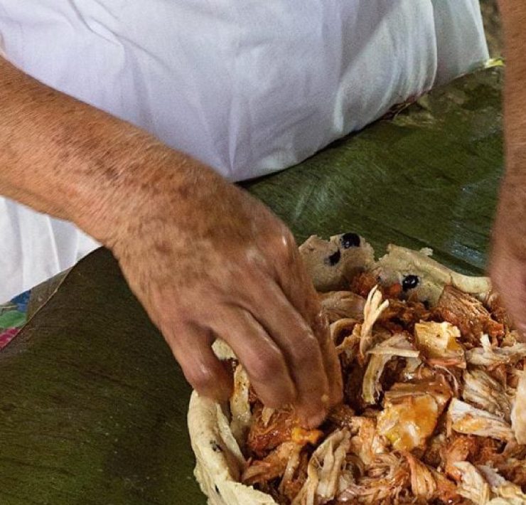 Descubre la Importancia Cultural del Mucbipollo en Hanal Pixán ¡Te Sorprenderá!