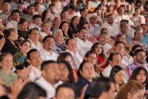 En un ambiente lleno de orgullo yucateco, el Teatro José María Iturralde y Traconis fue el escenario perfecto para la segunda jornada de semifinales del certamen Embajadora de la Feria Xmatkuil 2024.