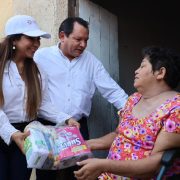 Inició la entrega de despensas a los afectados por Milton en Yucatán