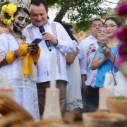 Muestra de Altares en Plaza Grande ¡Descubre la Tradición Viva!
