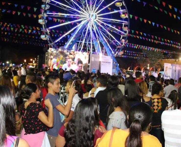 La Feria Ixmatkuil no solo es un lugar para disfrutar de la gastronomía y el entretenimiento, sino también un importante motor económico para la región. En cada edición, la feria reúne a miles de comerciantes, artesanos, y ganaderos
