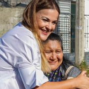 La alcaldesa Cecilia Patrón ha señalado que el Ayuntamiento trabaja en coordinación con diversos departamentos para asegurar que los trabajos de bacheo sean duraderos y efectivos.