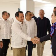 El evento de inauguración concluyó con palabras del Gobernador Díaz Mena, quien destacó la importancia de la conectividad para el desarrollo económico del estado.