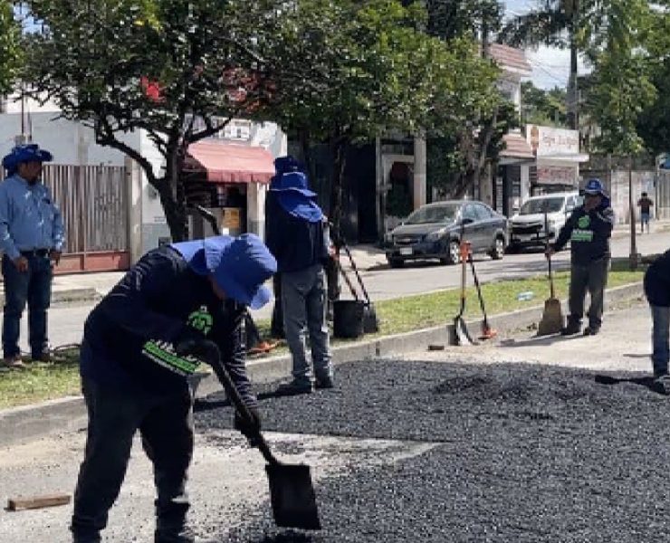 El Ayuntamiento ha planificado un enfoque estratégico en nueve sectores, asegurando una cobertura amplia y efectiva. En las próximas semanas, se pondrá en marcha una intensa campaña de desazolve, además de la perforación de rejillas y pozos, que permitirá un mejor drenaje en la temporada de lluvias.