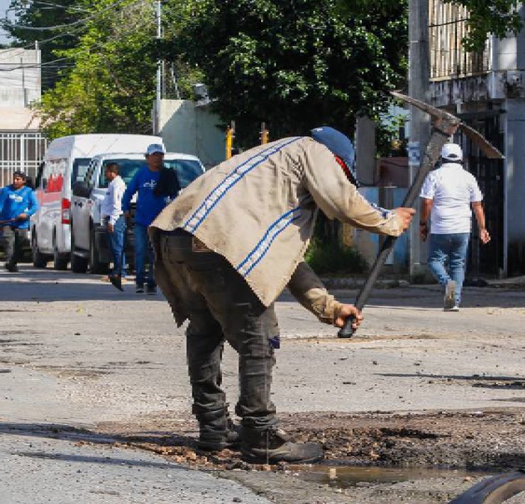 Durante el primer mes de la gestión de Cecilia Patrón como alcaldesa de Mérida, se han implementado intensivas acciones de bacheo que abarcan tanto colonias como comisarías del municipio.