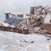 ¡Impactante! Se cae una casa en Chuburná Puerto tras el paso de Milton (fotos)