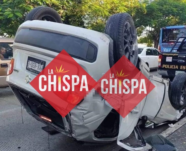 Trágica Volcadura en Avenida Tecnológico: Seis Estudiantes Resultan Heridos