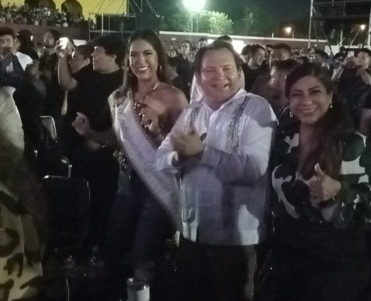 Díaz Mena asistió al concierto de Panteón Rococo y causa revuelo en Yucatán
