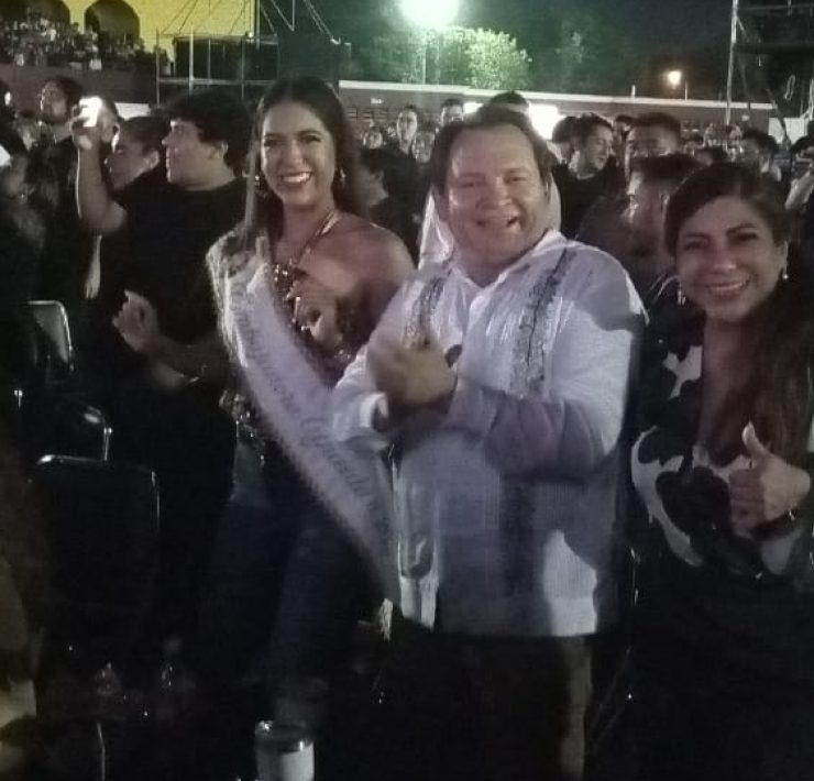 Díaz Mena asistió al concierto de Panteón Rococo y causa revuelo en Yucatán