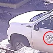 Indignación en Chapab: Empleado de CFE atropella intencionalmente a perrito (Video)